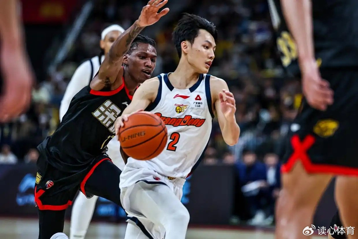 广东宏远止住三连败 萨林杰关键三分助胜 麦考尔