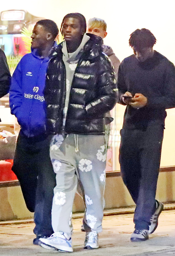 曼联欲出售科利尔或降价，海文入选英格兰成年