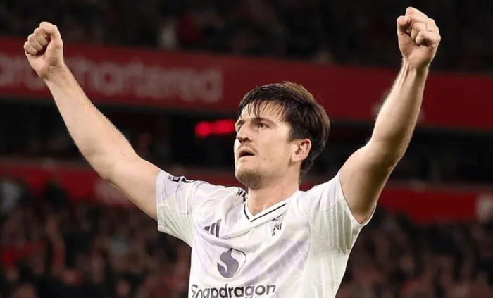 曼联正式向马奎尔传达留队邀约后防核心地位稳