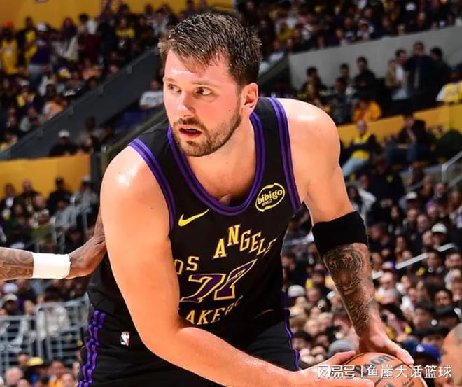 湖人主场大胜骑士 东契奇复出砍42分创里程碑