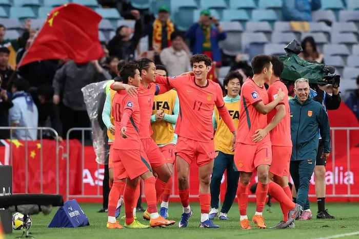 邵佳一执教首秀，国足2-0力克世界杯球队库拉索