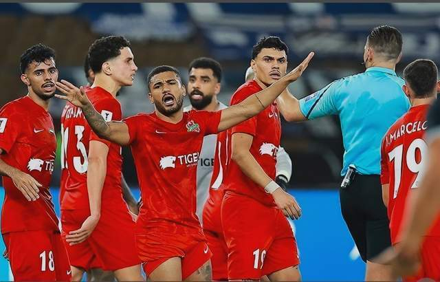 沙巴布·阿赫利因裁判误判要求重赛